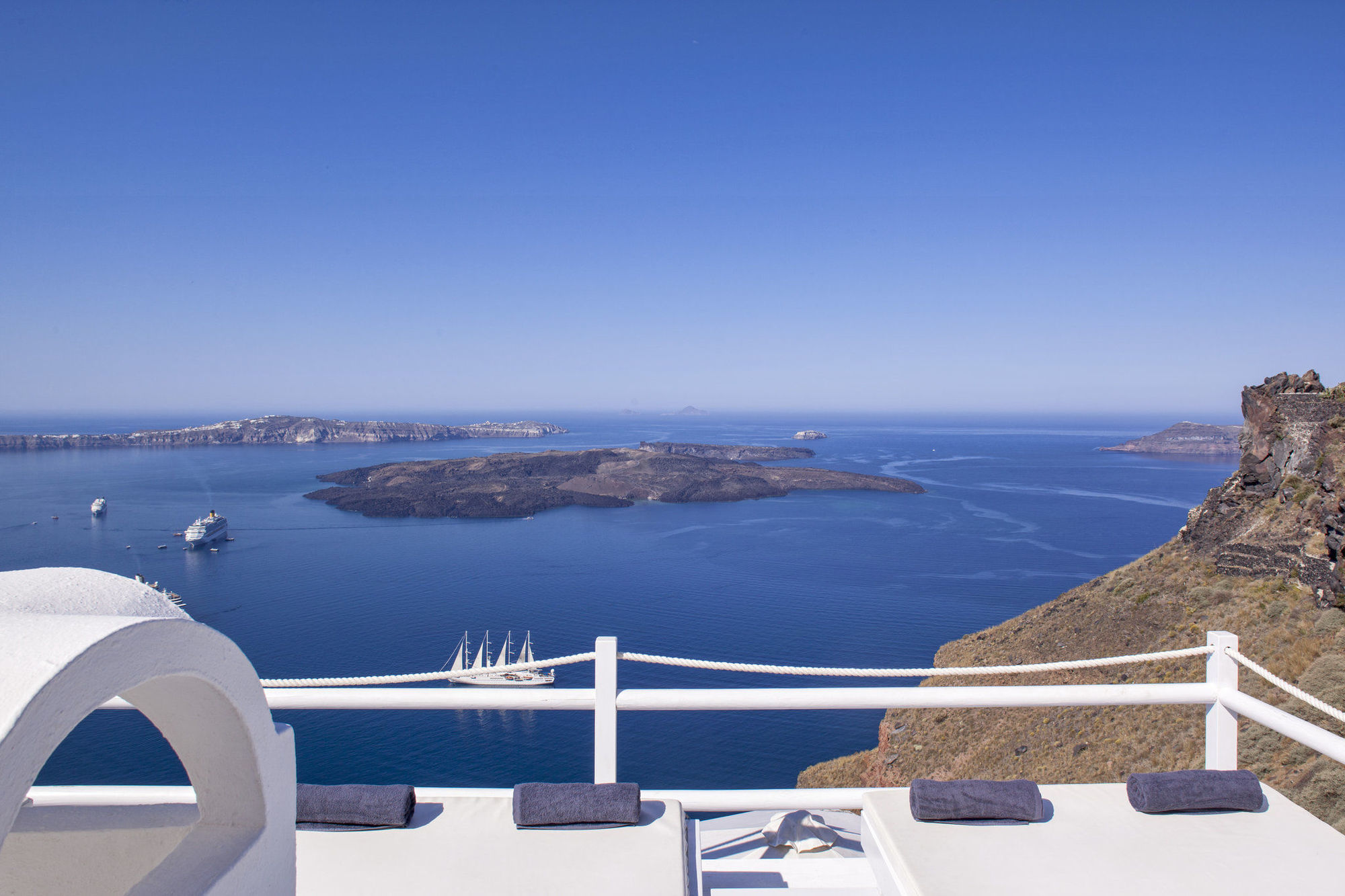 On The Rocks - Small Luxury Hotels Of The World (Adults Only) Imerovigli  Esterno foto
